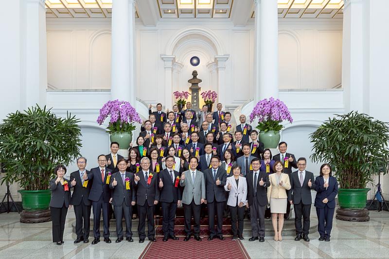 凱基銀行連3年獲國家品牌玉山獎全國首獎 獲總統接見表揚