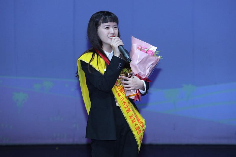 信義房屋張辰語從內向新人到優秀店長，證明年輕人只要努力也能找到發揮舞台。