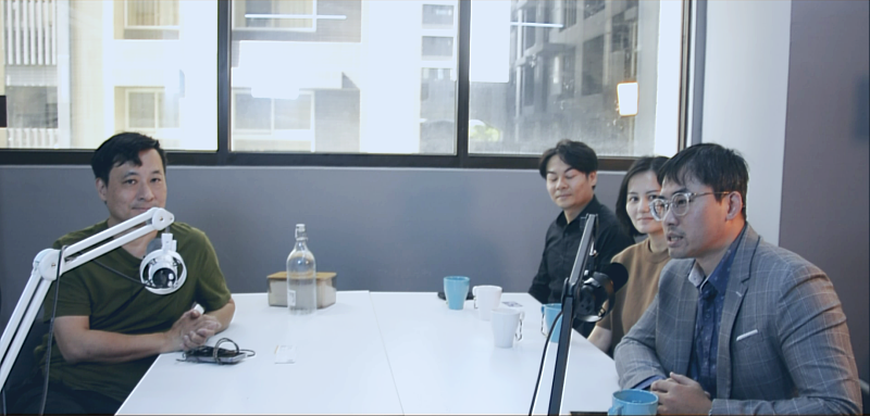 大敬業白金分會－林伯熹總監、健康餐飲－紀孝祖創始人、兒童營養品行銷總監－曹思齊、必和創意設計有限公司總經理蔣琦瑤在T-SoX飈動直播間，與聽眾分享如何與健康事業再創新高。