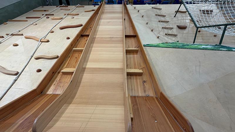 「融岩基地」攀岩場使用在地的國產材臺灣杉與柳杉等國產材作為場域素材。