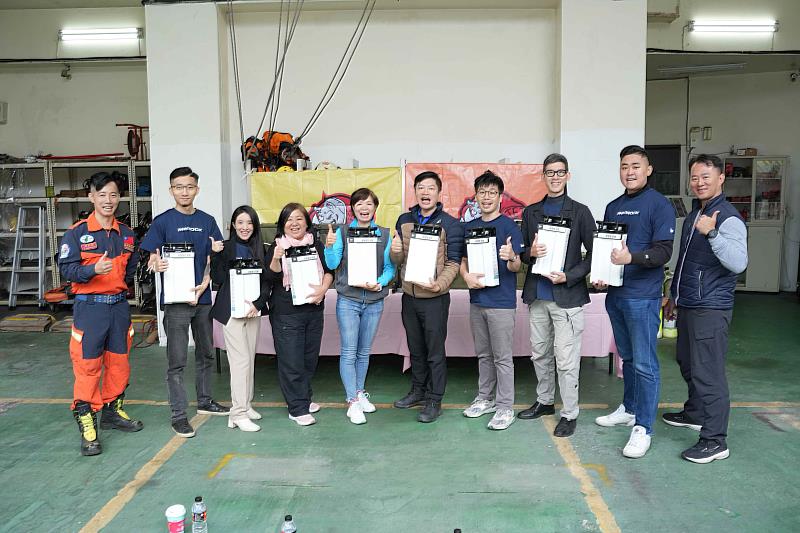 新北特搜獲贈救災用淨水器設備 企業善心為救災後盾注入新力量