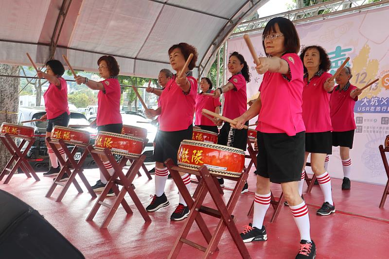 台中市太平區宜佳里銀髮太鼓隊精彩表演
