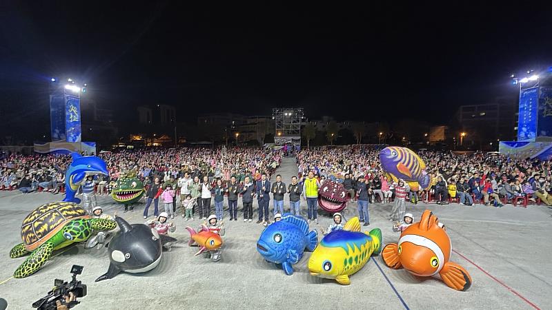 客家親子劇《燈怪》苗栗演出，現場大合照。