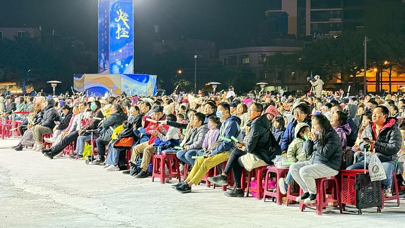 客家親子劇《燈怪》苗栗演出，民眾踴躍參與。