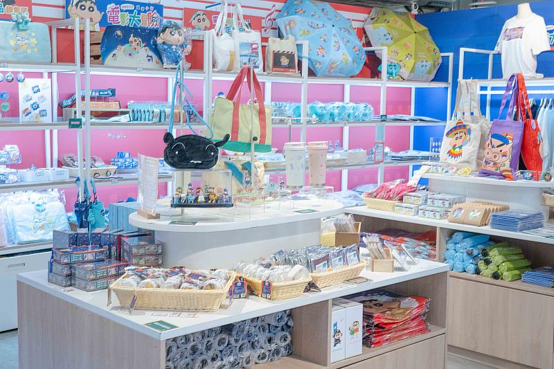 「蠟筆小新電影大冒險期間限定店」於臺中驛站熱鬧登場。圖/有你共創提供