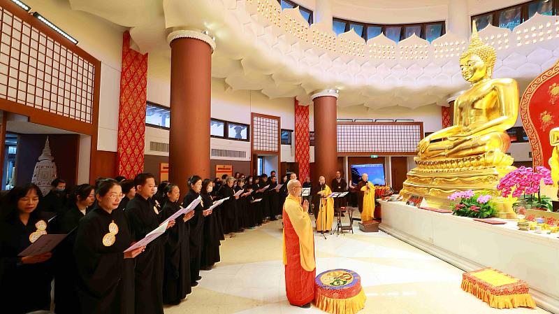 靈鷲山聖山寺金佛殿14日舉辦「華嚴經柱裝臟大典」，場面莊嚴殊勝，簡單隆重。（圖由靈鷲山佛教教團提供）