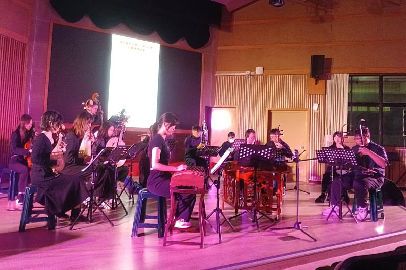 南大大成國樂社演奏《傾聽我說》，展現傳統國樂層次之美。