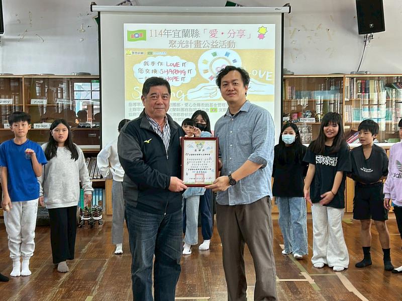 愛心聚光 點亮夢想-「愛.分享」聚光圓夢計畫捐助儀式碧候國小展開