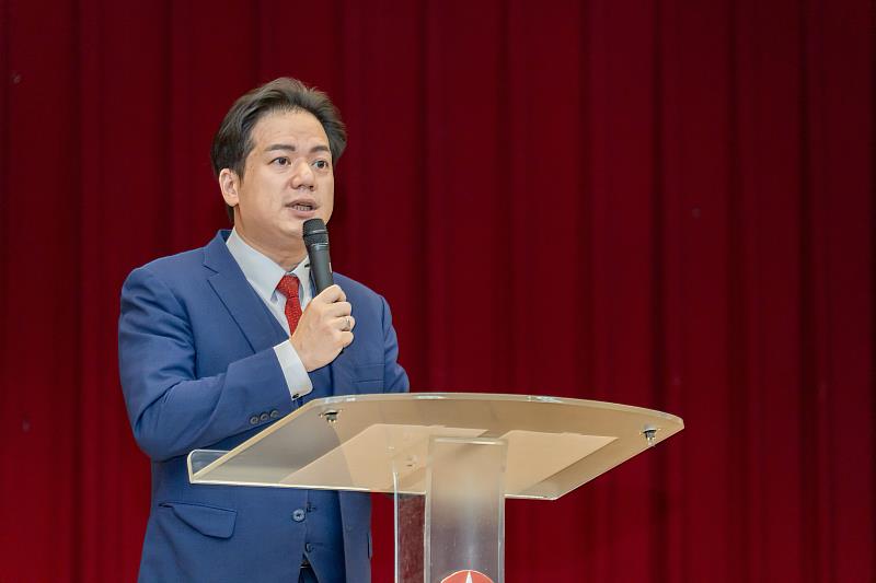 代理市長邱臣遠致詞祝福役男平安順利。