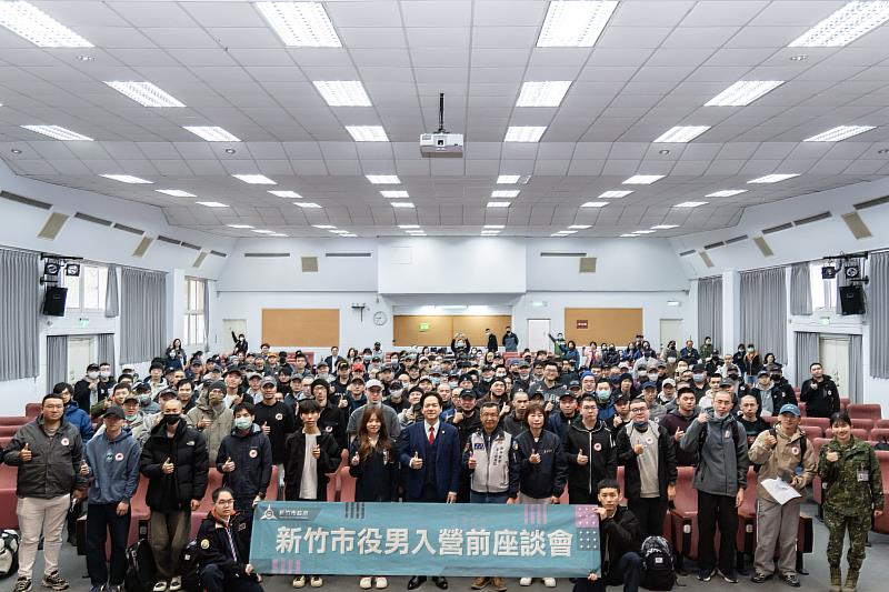 竹市114年最終梯役男入營 邱臣遠代理市長慰勉送祝福