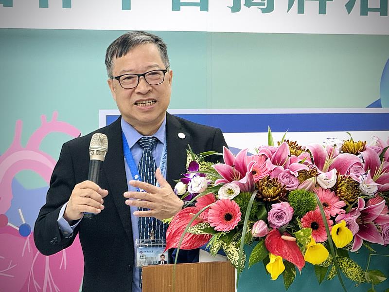 高雄醫學大學校長余明隆致詞。