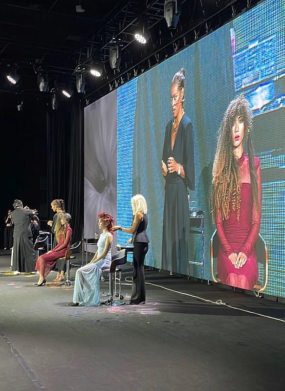 周汝靚在芬特莉髮秀展現爆發力十足的台風與野性魅力。