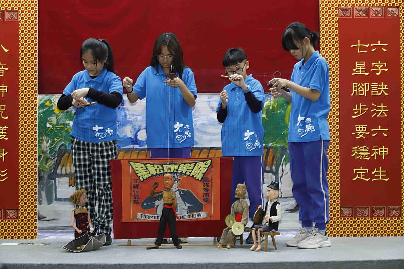 翁章梁感謝凱基社會福利慈善基金會捐助丹娜絲風災校園復建