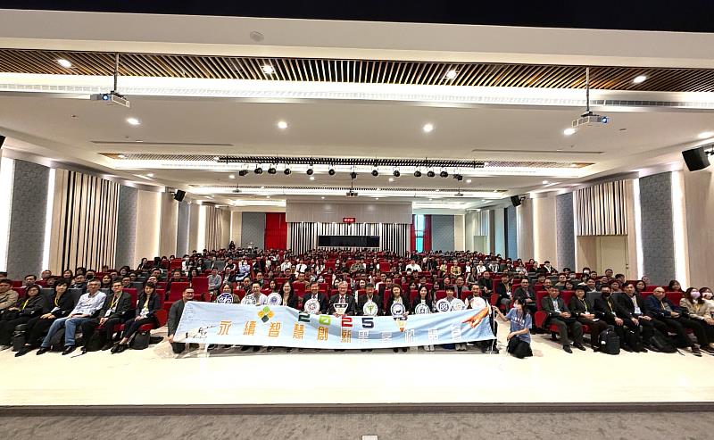 企業出題、學生解題 中山醫大永續智慧創新黑客松決賽圓滿落幕