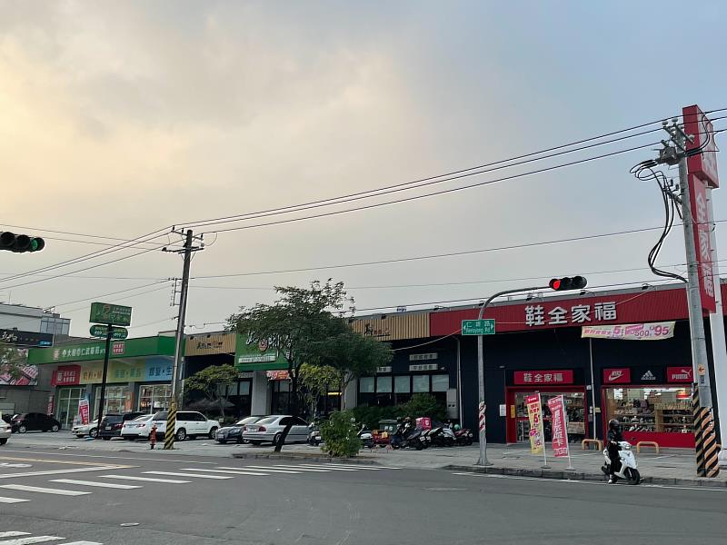 信義房屋在地專家指出，仁武以「總價帶」、「擁地理位置優勢」、「有重劃區」等3大條件吸引首購族移入。
