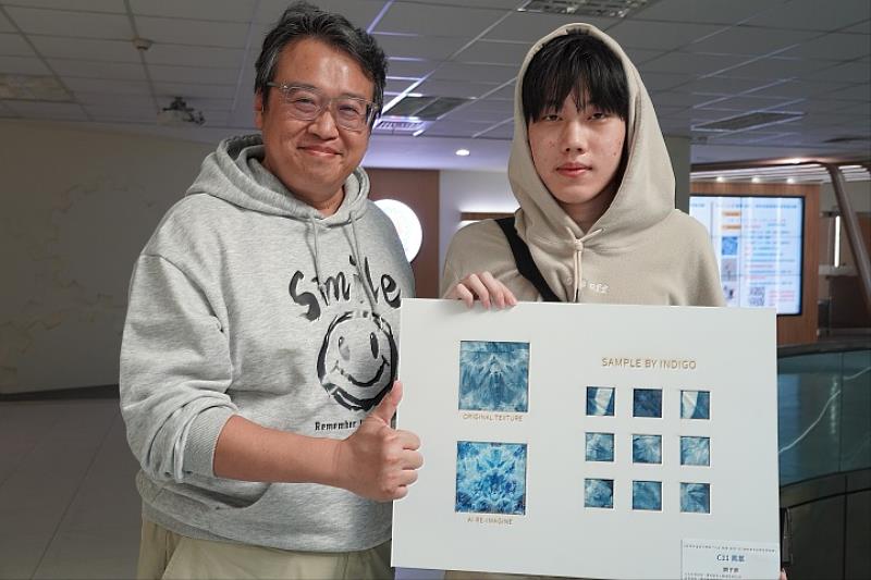 傳統藍染工藝遇見現代AI的授課老師廖柏晴（左）表示：「AI為藍染創作帶來新視覺，結合工藝的手感與不確定性，讓作品更具生命力。」