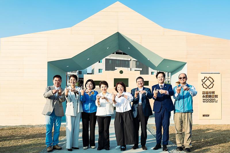 8縣市正副首長齊聚為320+1開幕