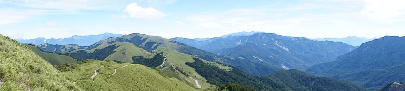 合歡群山壯麗景緻令人嚮往。