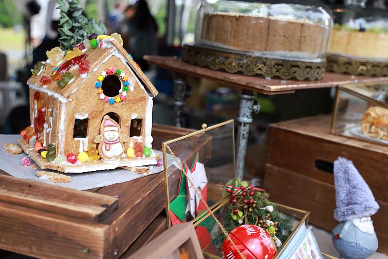 「聖誕之森」文創市集包含風格手作、木作、紙品插畫、小飲小食等特色品牌。