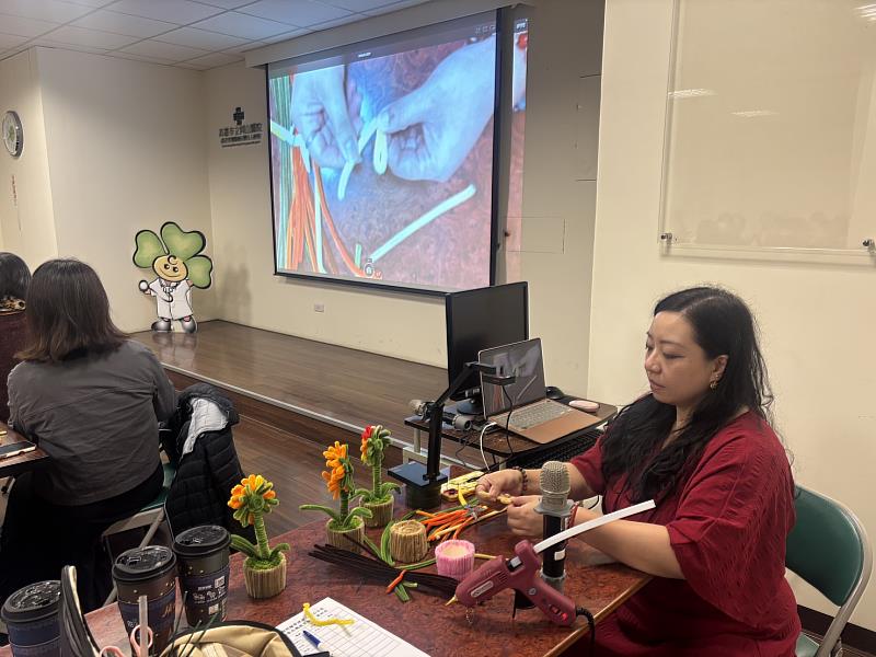 何若齊老師講解製作過程。