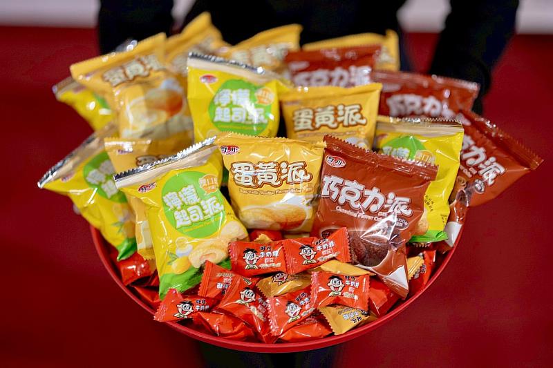 旺旺集團熱情支持《一村喜事》，現場準備多款經典人氣小點與觀眾共享。