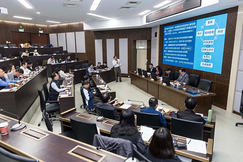 海大吳靖國特聘教授報告「大基隆地區留才計畫」。