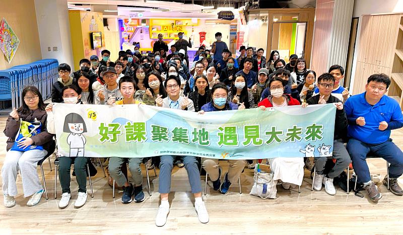 北分署YS一日深度職涯探索　AI工具助攻求職力，實地走進特斯拉掌握未來產業...