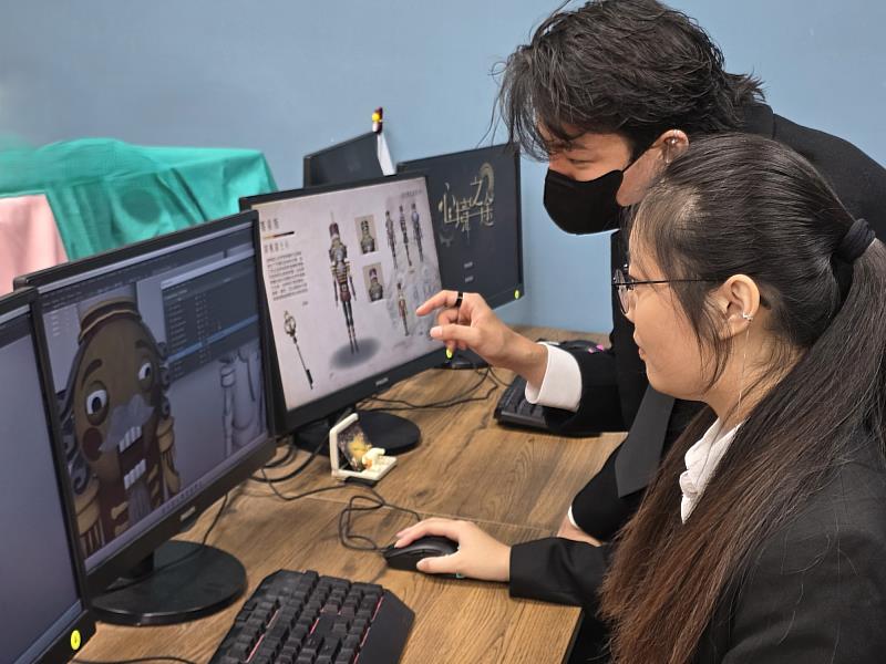 朝陽資管系建置「AIXR 體感研發中心」，成為推動學生技能競賽與實作能力的重要基地。