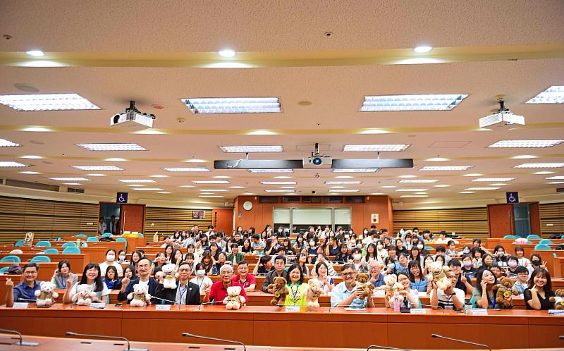 中臺科大打造「醫護實境」賽場 30隊高中職菁英同場競技