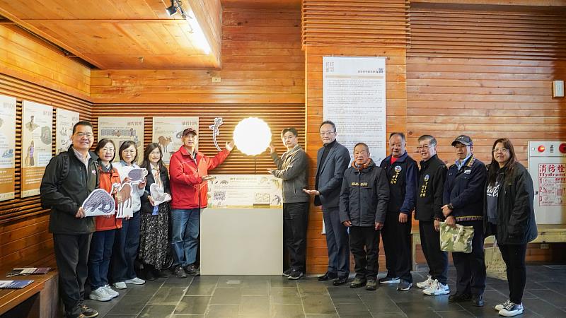 開幕儀式由參與貴賓一同點亮「適得其所造型燈」，象徵點亮守護動物福祉與保護自然生態的共同信念