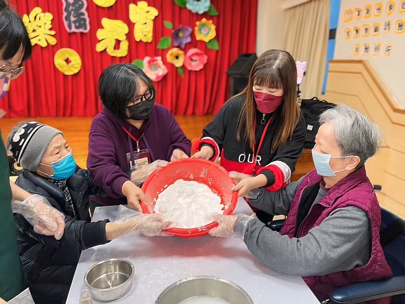 竹市府攜手新竹市8間老人福利機構，共同推動「老人福利機構老人獨立倡導關懷計畫」。