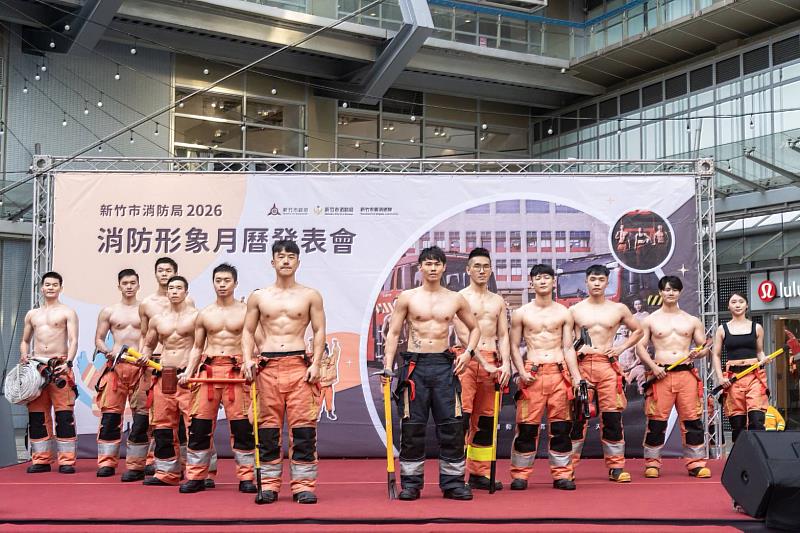 此次發表會透過「力與美」的完美結合，展現消防員高強度體能與專業訓練成果。