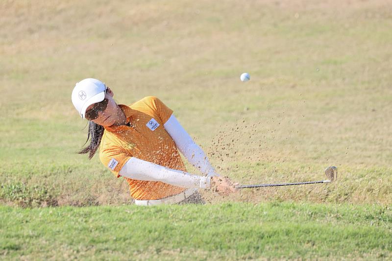 泰國好手布薩巴甘第2輪表現穩健，不但沒有掉任何桿數，還射下6隻小鳥。