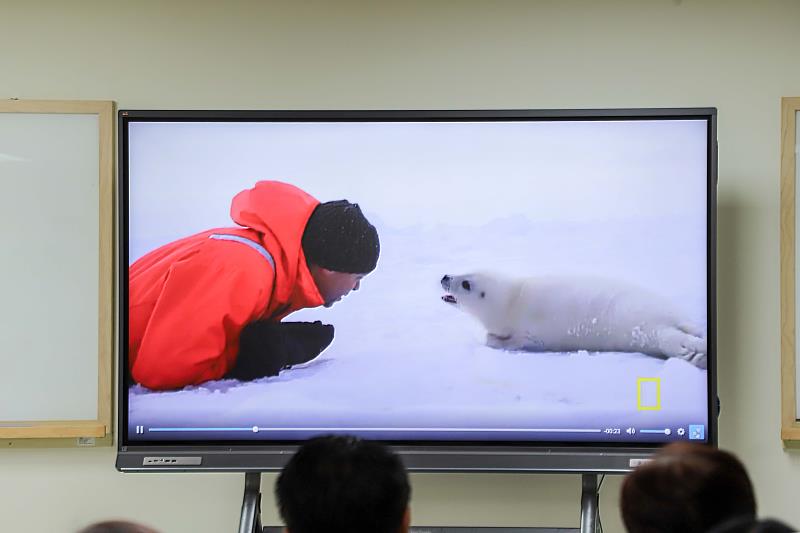 臺灣效率能源協會捐贈國家地理影片公播權 嘉義縣數位資源再升級