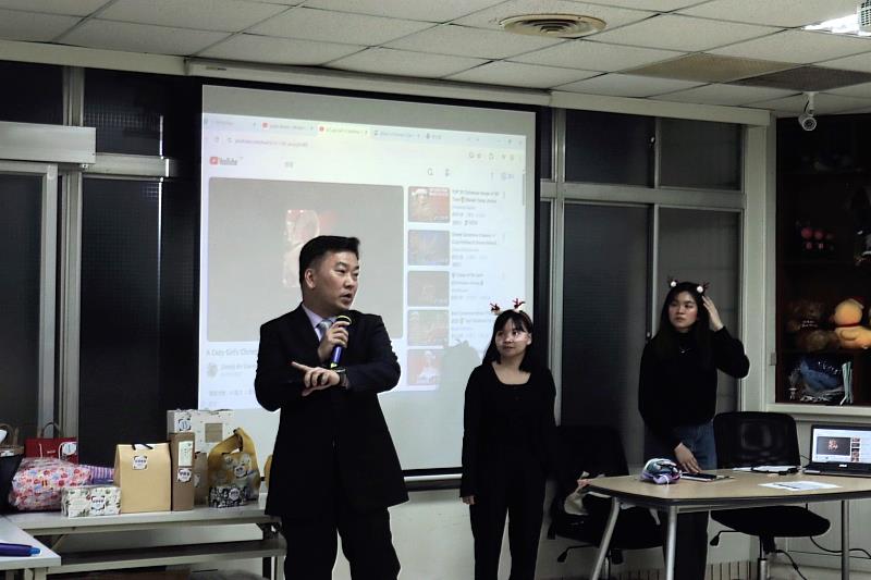 李天祥親自到場勉勵學生。