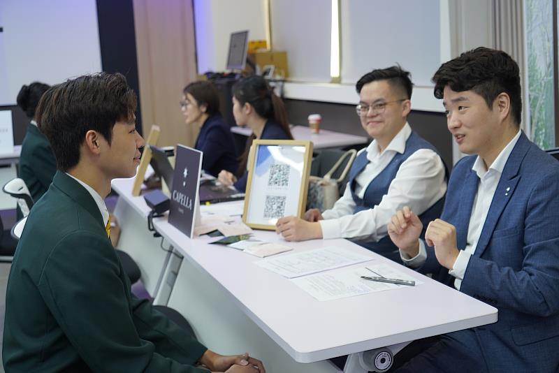 經過面試各家旅館業者對高餐大學生素質讚不絕口。