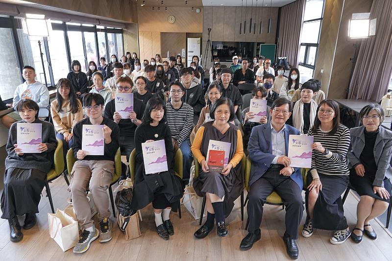 東海大學攜手國立臺灣藝術教育館,舉行「我們賴以生存的文學—114年教育部文藝創作獎分享會」。