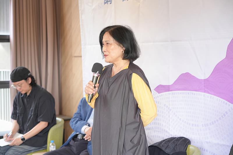 周芬伶教授鼓勵大家以真誠態度面對作品，並以文藝創作獎作為邁向專業寫作的良好開端。