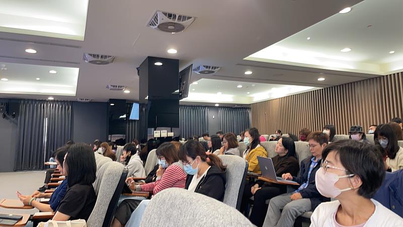 擺脫「萬年公文」煉獄！臺東衛生局祭出AI神助手：行政效率大升級，同仁嗨喊「今天不加班！」