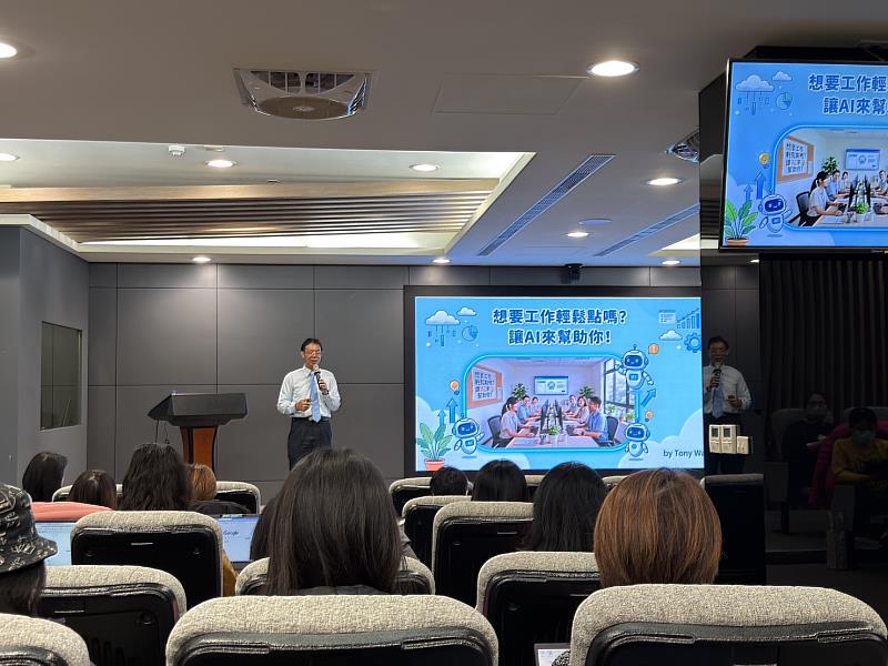 擺脫「萬年公文」煉獄!臺東衛生局祭出AI神助手:行政效率大升級,同仁嗨喊「今天不加班!」