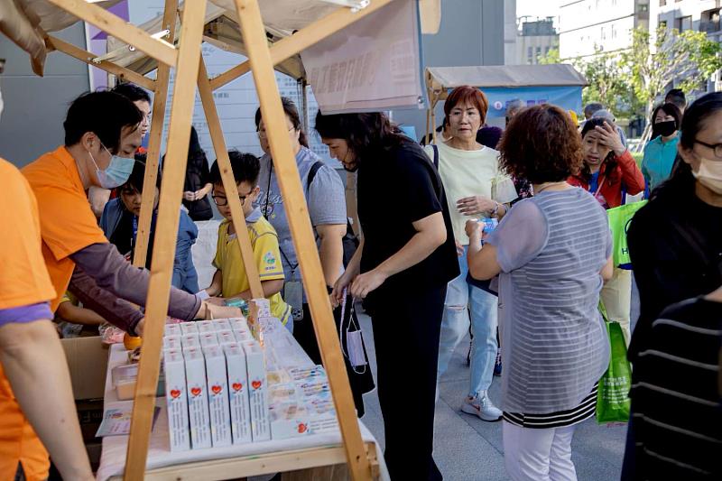 庇護市集促進身障就業，庇護工場真心良品展售。