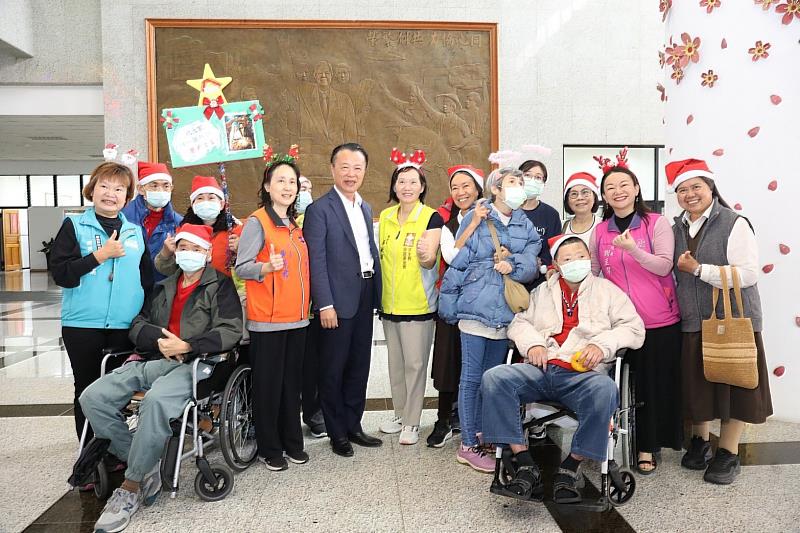 嘉義縣議會迎聖誕 舉辦溫馨餐會關懷弱勢團體