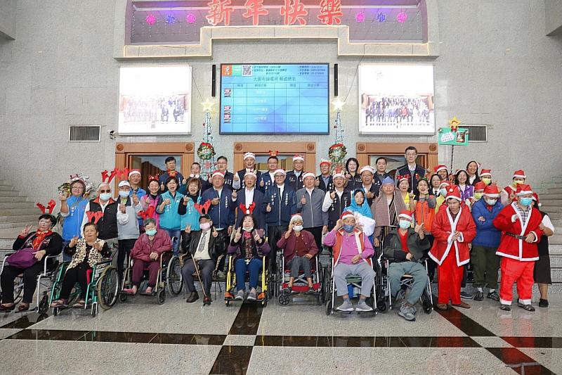 嘉義縣議會迎聖誕 舉辦溫馨餐會關懷弱勢團體