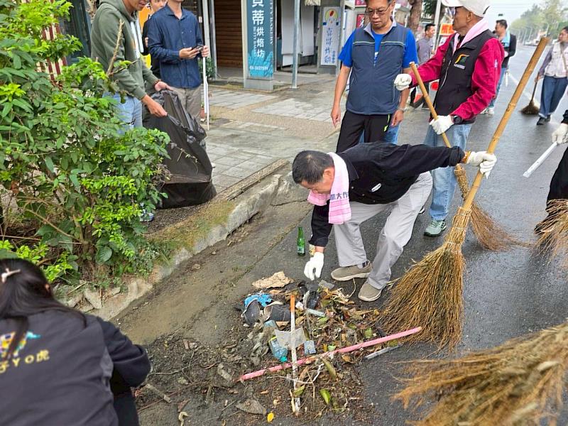 村里清潔大作戰前進太保 公私協力整治商圈夜市環境