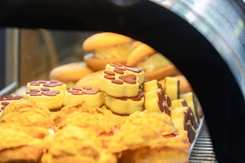 現場集結舊城輔導店家與在地特色攤位20家，內容豐富多元。