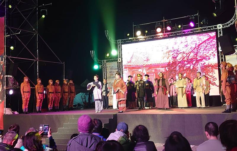 圖4 「2025客家大戲《吳湯興》」，透過戲曲形式，讓在地人認識客家人在清朝時期至今，為了守護土地、追求正義的故事