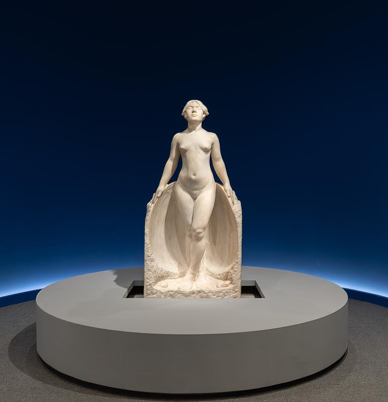 黃土水 〈甘露水〉1919年  大理石 172 x 80 x 38 cm