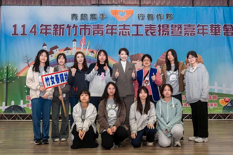 「國立新竹女中春暉社」已連續22年投入弱勢兒童免費課輔服務。