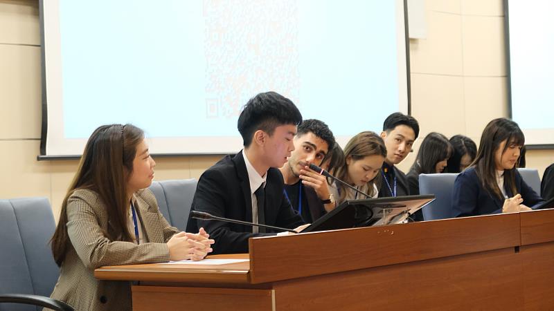 發表人回答評審提問