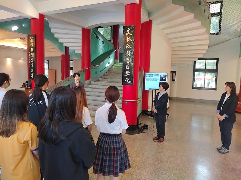 文藻圖書館攜手高史博 推動國際皮影戲交流